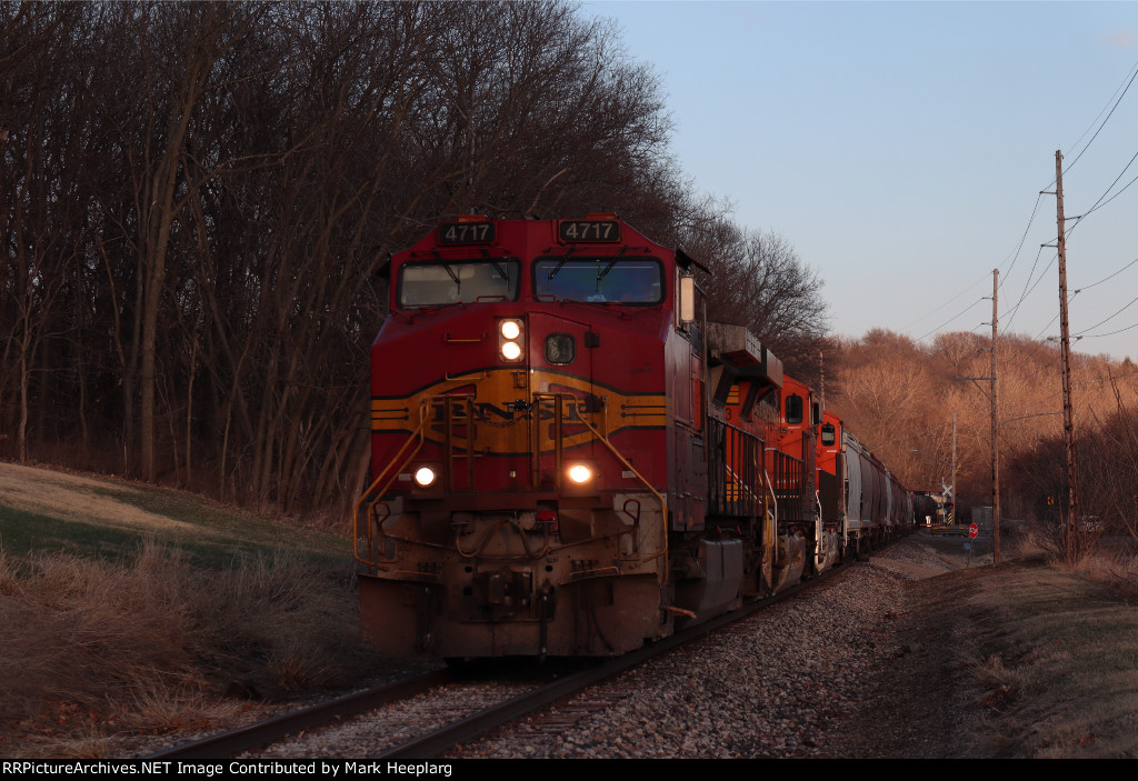 BNSF 4717